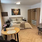 Apartament A Stylish In The Historic Center Of